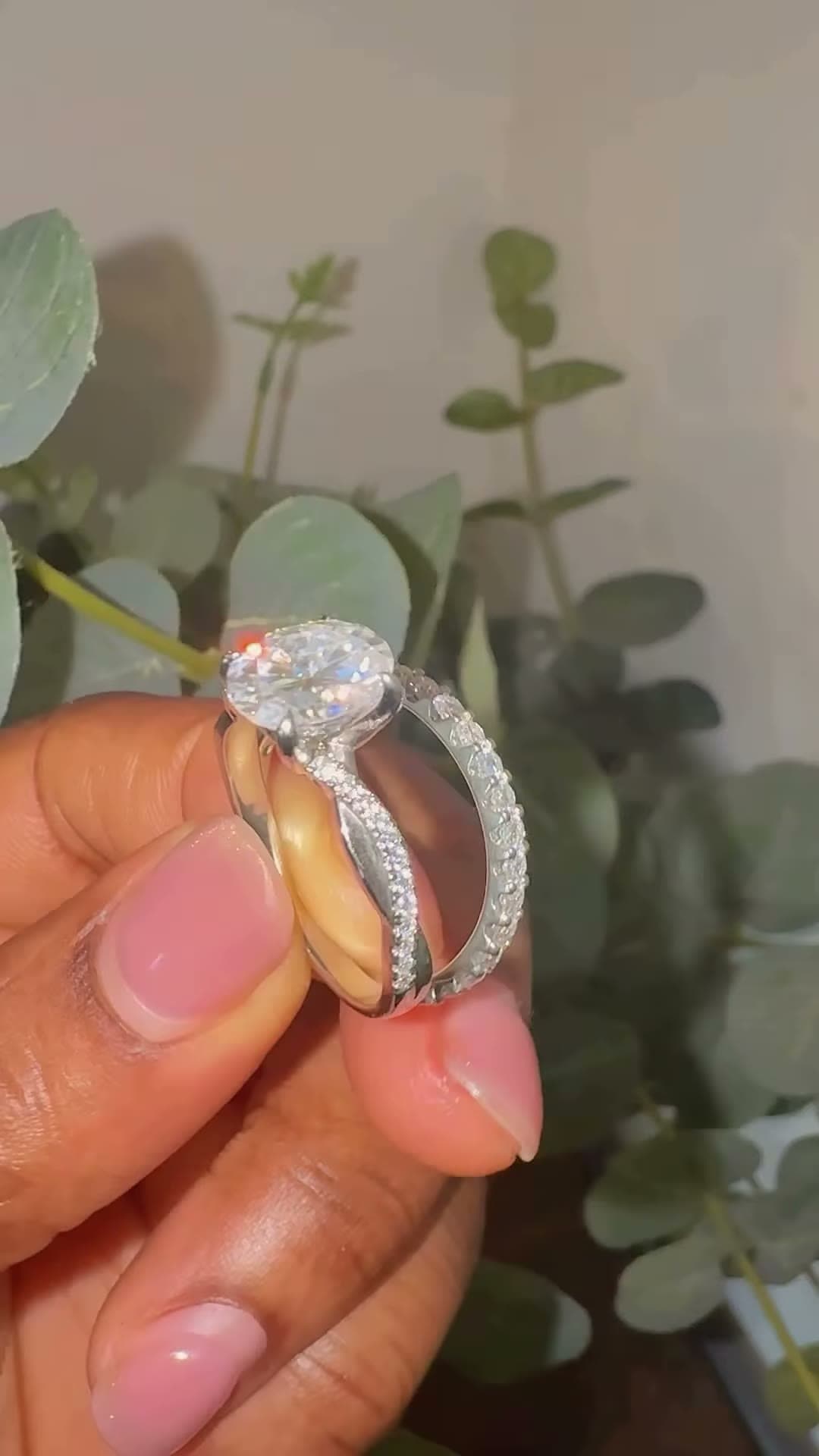 Classic Pavé Oval