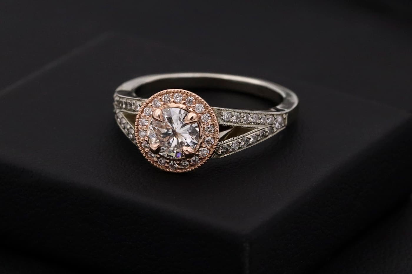 Rosé Halo Solitaire